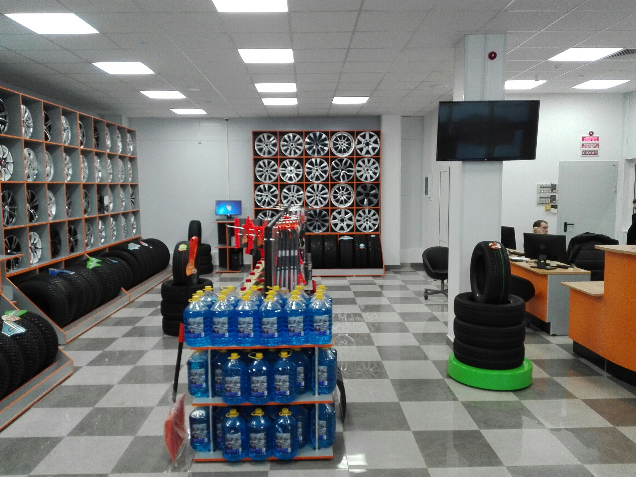 Kolobox нижний новгород улица коминтерна. Колобокс Городец. Колобокс Коминтерна 39б. Колобокс Нижний Новгород. Колобокс Тольятти.